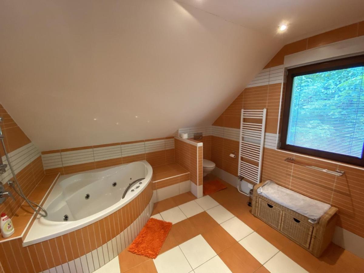 Apartments In Villa Теплице Екстериор снимка