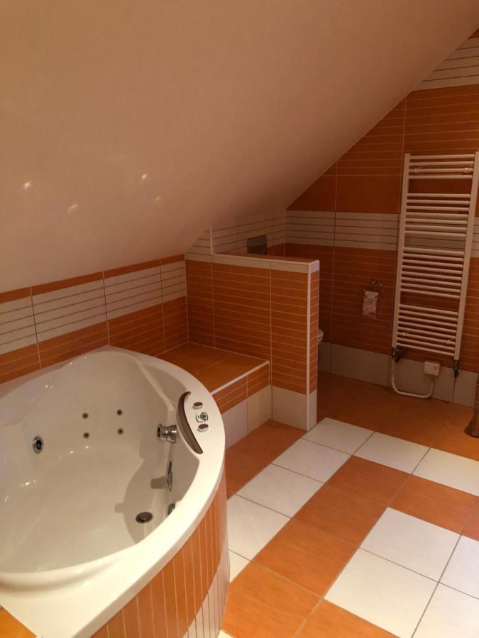 Apartments In Villa Теплице Екстериор снимка